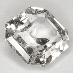 2,11 ct Zafiro Incoloro Talla Esmeralda 7,15 x 6,94 x 4,20 mm