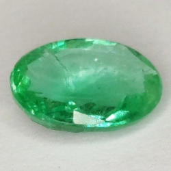 0,99 ct Esmeralda oval 7,97 x 5,92 x 3,15 mm