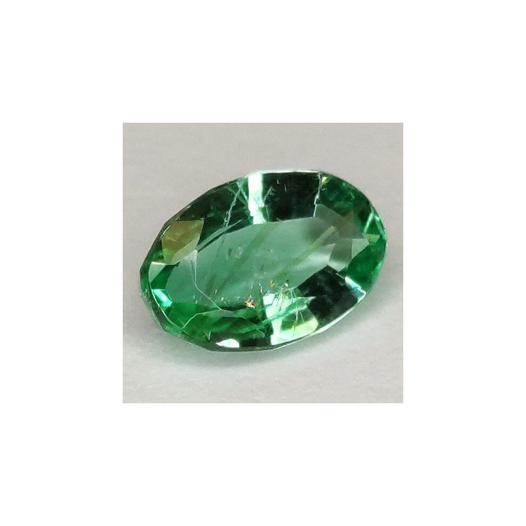 0,90 ct smeraldo ovale 7,87 x 5,15 x 3,10 mm