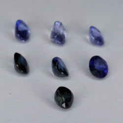 Zaffiro blu ovale da 1,72 ct circa 5 x 3 mm