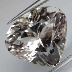 18,30 ct Kunzita natural talla pera 14,77 x 16,49 x 12,23 mm