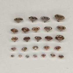 Brauner Diamant mit Rundschliff 1,00-3,65 mm