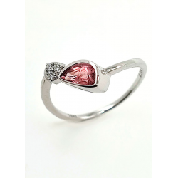 Bague en or blanc 18KT, saphir padparadscha et diamant.