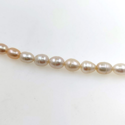 Filo di perle di fiume da   9x7 a 7x5 mm con lunghezza di 40 cm