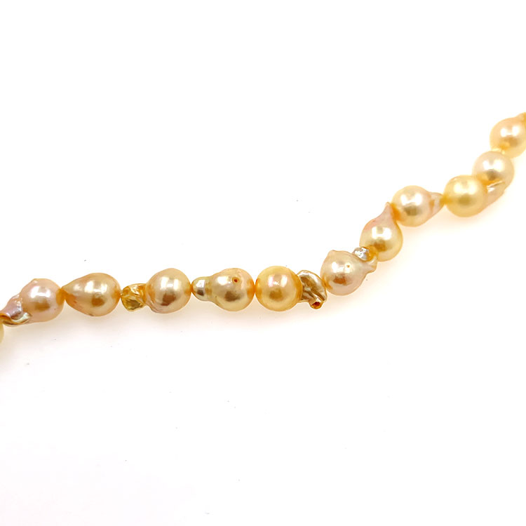 Hilo de perlas Akoya de 6 x 7 mm con 40 cm de largo