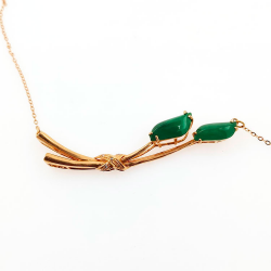 Collar de Jadeita Fei Cui Natural con Diamante Natural en oro blanco de 18kt