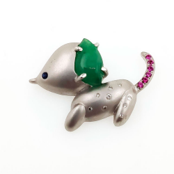 Fei Cui Natürlicher Jadeit Hund Anhänger mit natürlichem Diamant in 18kt Weißgold