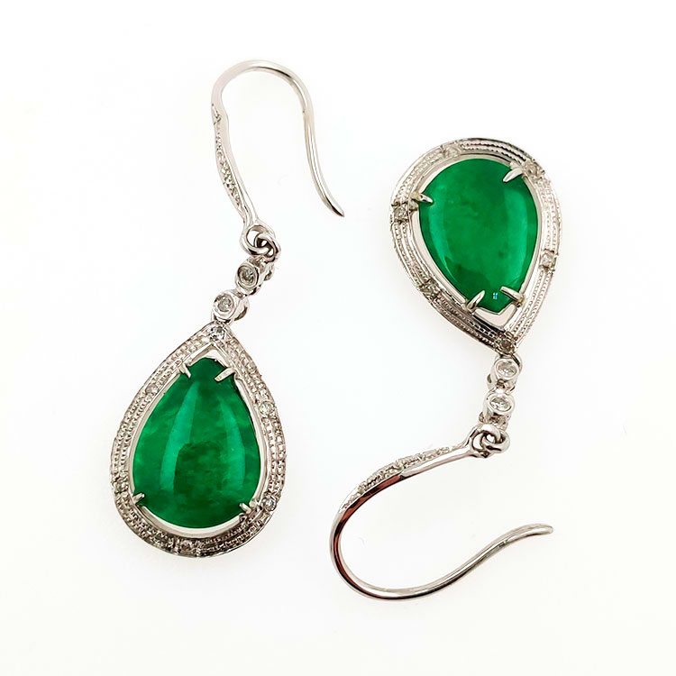 Pendientes de Jadeita Fei Cui Natural con Diamante Natural en oro blanco de 18kt