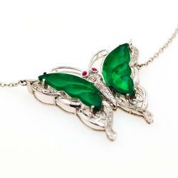 Collar Mariposa de Jadeita Fei Cui Natural con Diamante Natural en oro blanco de 18kt