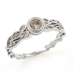 Anello con diamante in oro bianco 14kt Nodo celtico
