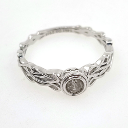Anillo de Diamante en oro blanco de 14kt nudo celta