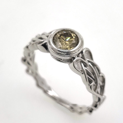 Diamantring aus 18kt Weißgold Keltischer Knoten