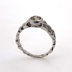 Anillo de Diamante en oro blanco de 18kt nudo celta