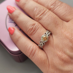 Anillo de Diamante en oro blanco de 18kt nudo celta