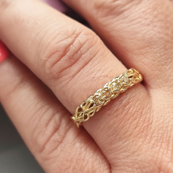 Anillo de Diamantes en oro amarillo de 14kt nudo celta