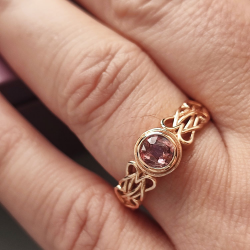 Unerhitzter Padsparadcha Saphir Ring aus 18kt Roségold Keltischer Knoten