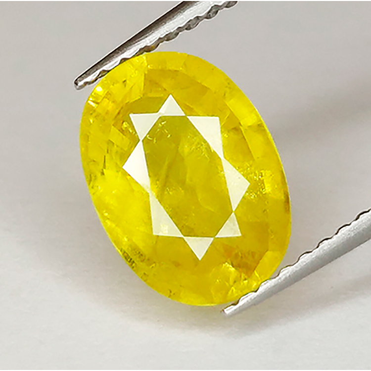 2,54 ct Saphir jaune taille ovale 9,48 x 6,95 x 4,28 mm