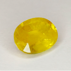 2,54 ct Saphir jaune taille ovale 9,48 x 6,95 x 4,28 mm