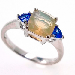 Anillo de ópalo y tanzanita en plata 925 bañada en rodio