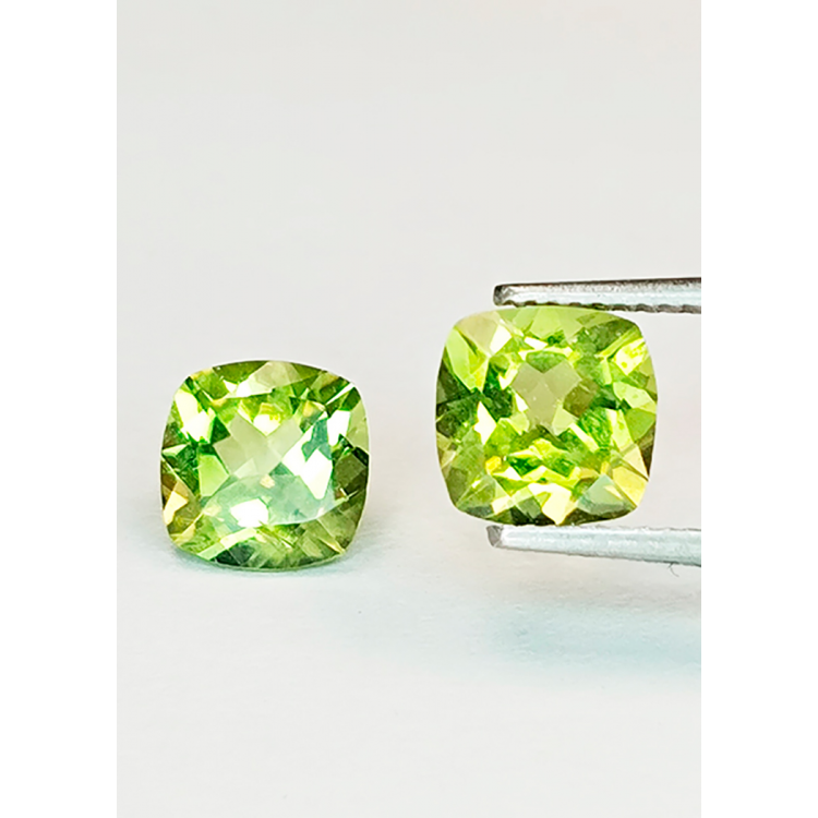 Peridoto talla cojín 6 mm 2 pz
