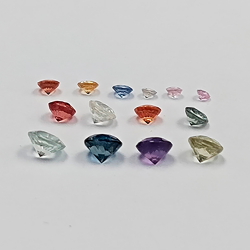 Gemstone: Natural Sapphire Multicoloured round-cut sapphire, 1.1 to 3.7 mm, 1 ct
