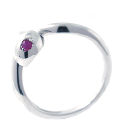 Anello a forma di serpente con smeraldo o rubino in argento 925 placcato in rodio bianco.