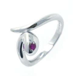 Anello a forma di serpente con smeraldo o rubino in argento 925 placcato in rodio bianco.