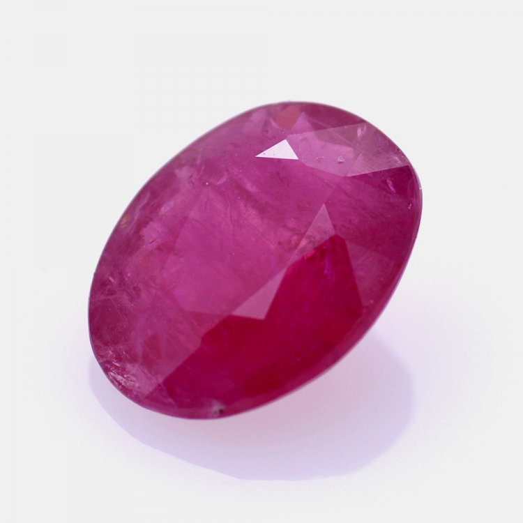 2,10 ct. Rubis Coupure Ovale