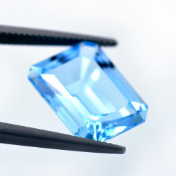 13,35 ct Topaze Bleu Taille Émeraude