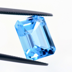 13,62 ct Blue Topaz Emerald Cut