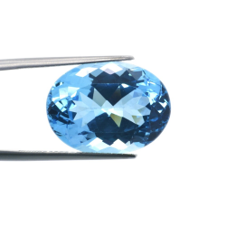 20,69 ct Topazio Blu in Facetatto Ovale