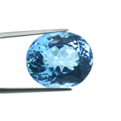 27,02 ct Blue Topaz Oval Cut