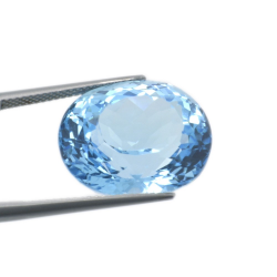 27,02 ct Blue Topaz Oval Cut