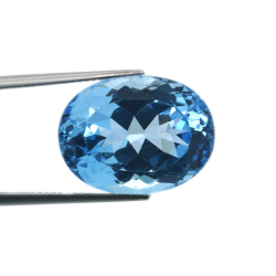 22,08 ct Blue Topaz Oval Cut