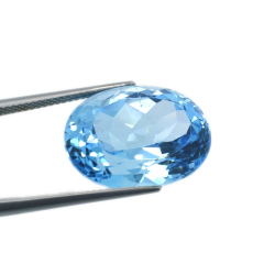 22,08 ct Blue Topaz Oval Cut