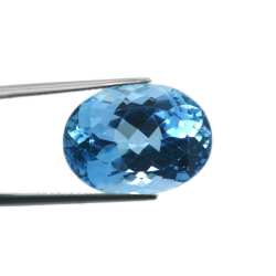 22,56 ct Blue Topaz Oval Cut