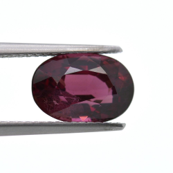 3.94 ct Granato Rodolite taglio Ovale