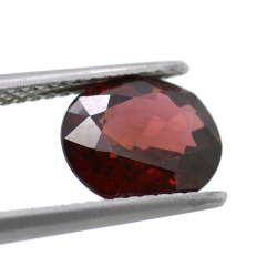 2.61 ct Rhodolite Garnet Oval Cut