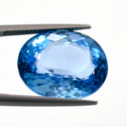 36,39 ct Topazio Blu Svizzero in Facetatto Ovale