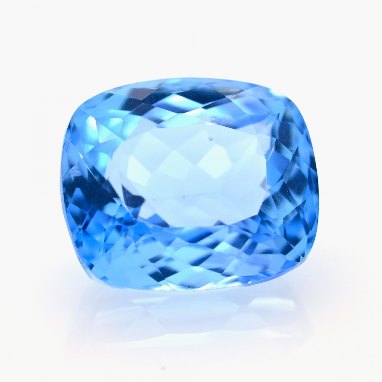 31,84 ct Topaze Bleu Suisse Taille Coussin