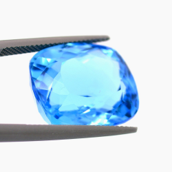 31,84 ct Topaze Bleu Suisse Taille Coussin