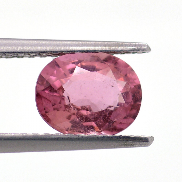 1,50 ct rosa Turmalin im Ovalschliff 7,92 x 6,44 mm