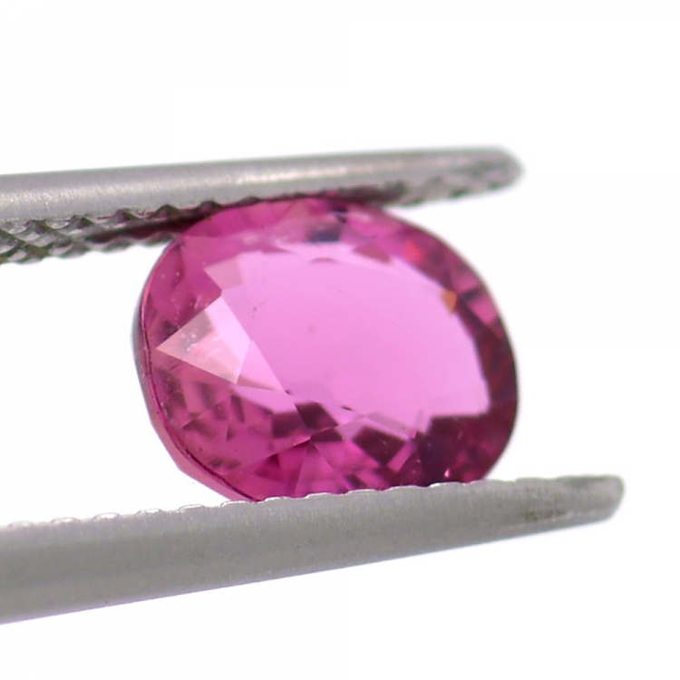 Tormalina rosa da 1,22 ct taglio ovale 7,34 x 6,29 mm