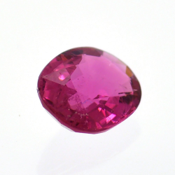 1,14 ct rosafarbener Turmalin im Ovalschliff, 7,68 x 6,03 mm