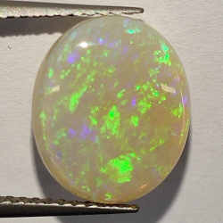 3.01ct Edelopal Oval Cabochon Schnitt