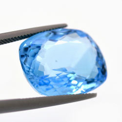 32.66ct Topazio Blu in Facetatto Cuscino