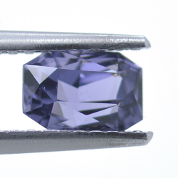 0.92ct  Spinell Smaragd Schnitt