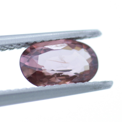 1.55ct  Rosa Zirkon Oval Schnitt