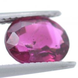 1,97 ct rosa Turmalin im Ovalschliff 8,94 x 7,14 mm