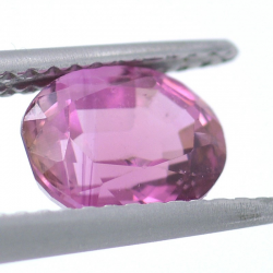 1,53 ct rosa Turmalin im Ovalschliff 7,89 x 6,29 mm